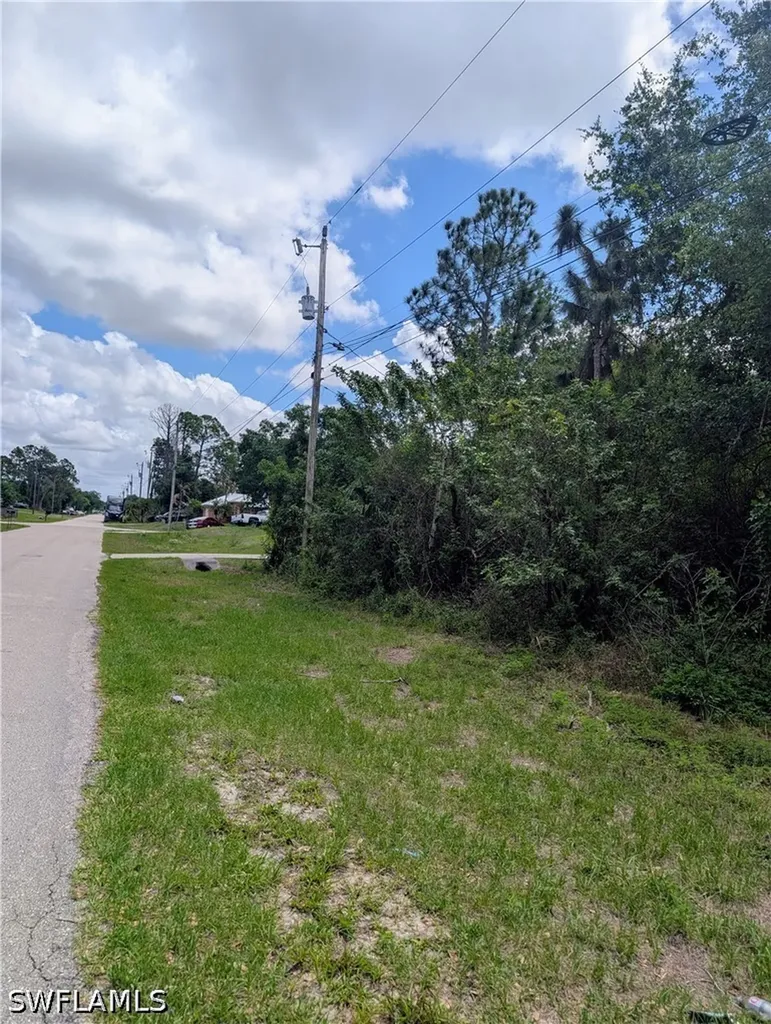 2805 53rd Street SW Lehigh Acres FL 33976