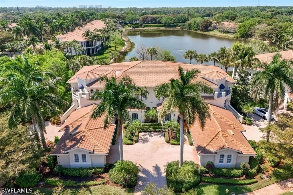 Naples FL, 15539 Monterosso Lane, Unit 202