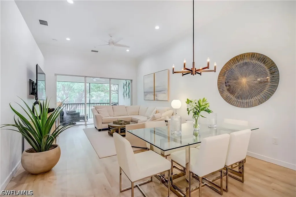 Bonita Springs FL, 11091 Corsia Trieste Way, Unit 201