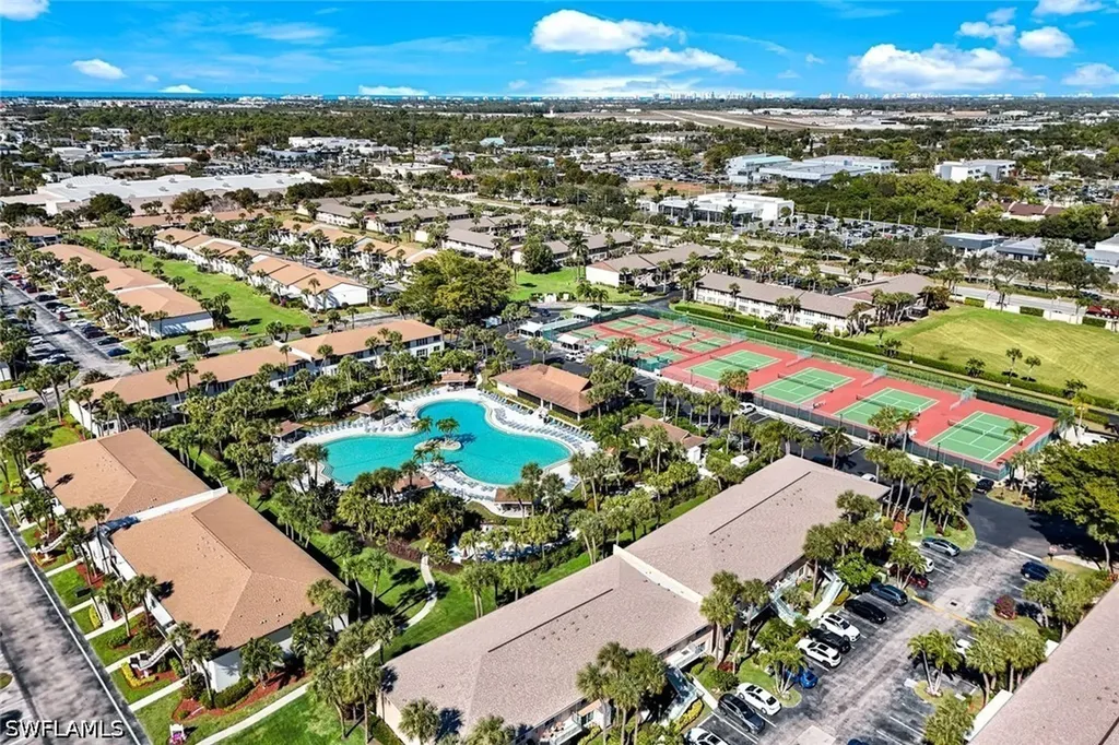 4240 Jack Frost Court Naples FL 34112