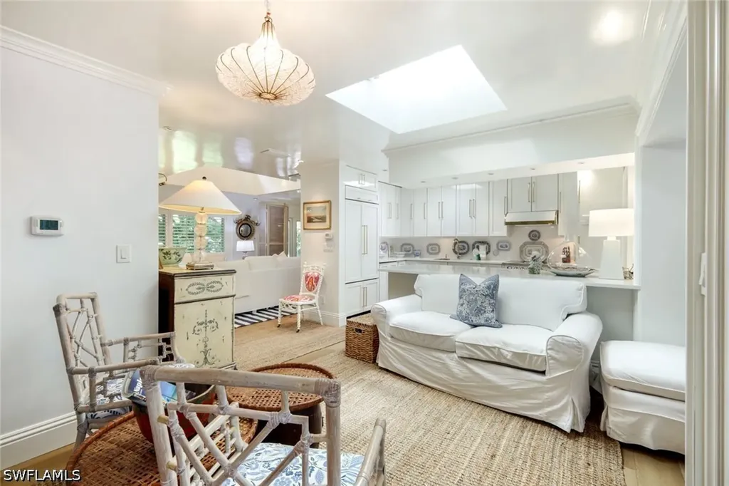 295 6th Street N Naples FL 34102
