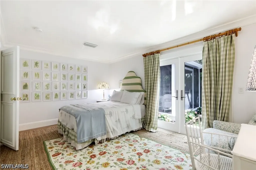 295 6th Street N Naples FL 34102