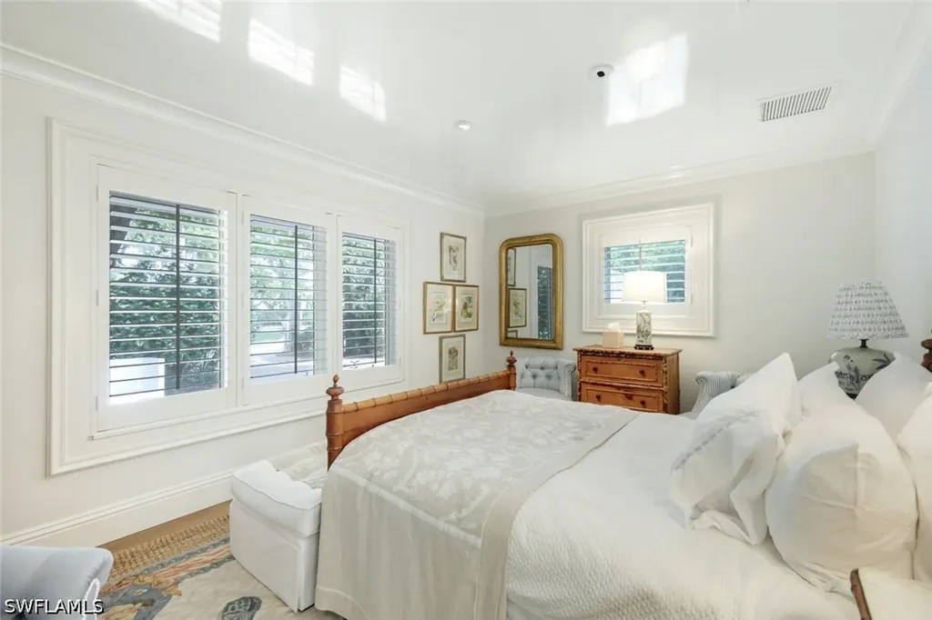 295 6th Street N Naples FL 34102