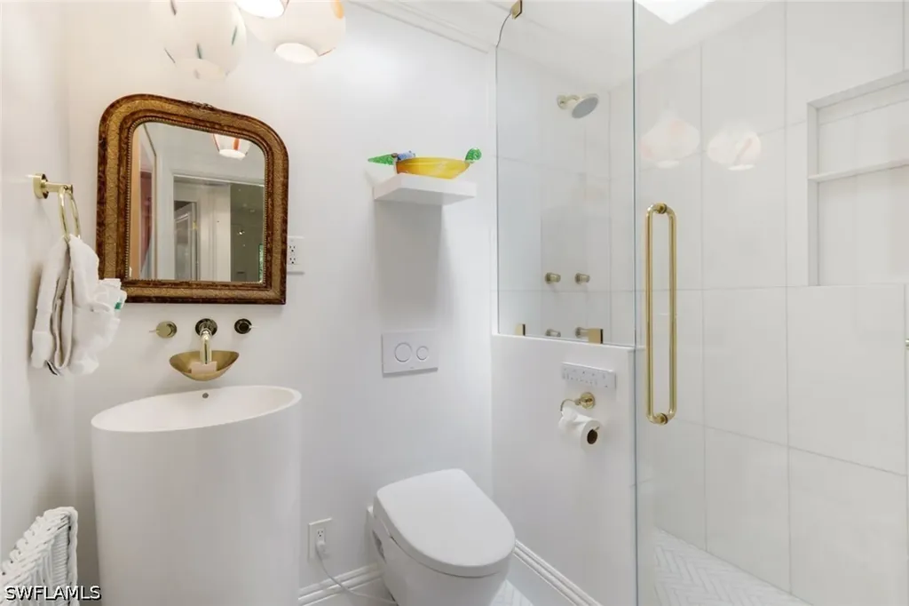 295 6th Street N Naples FL 34102