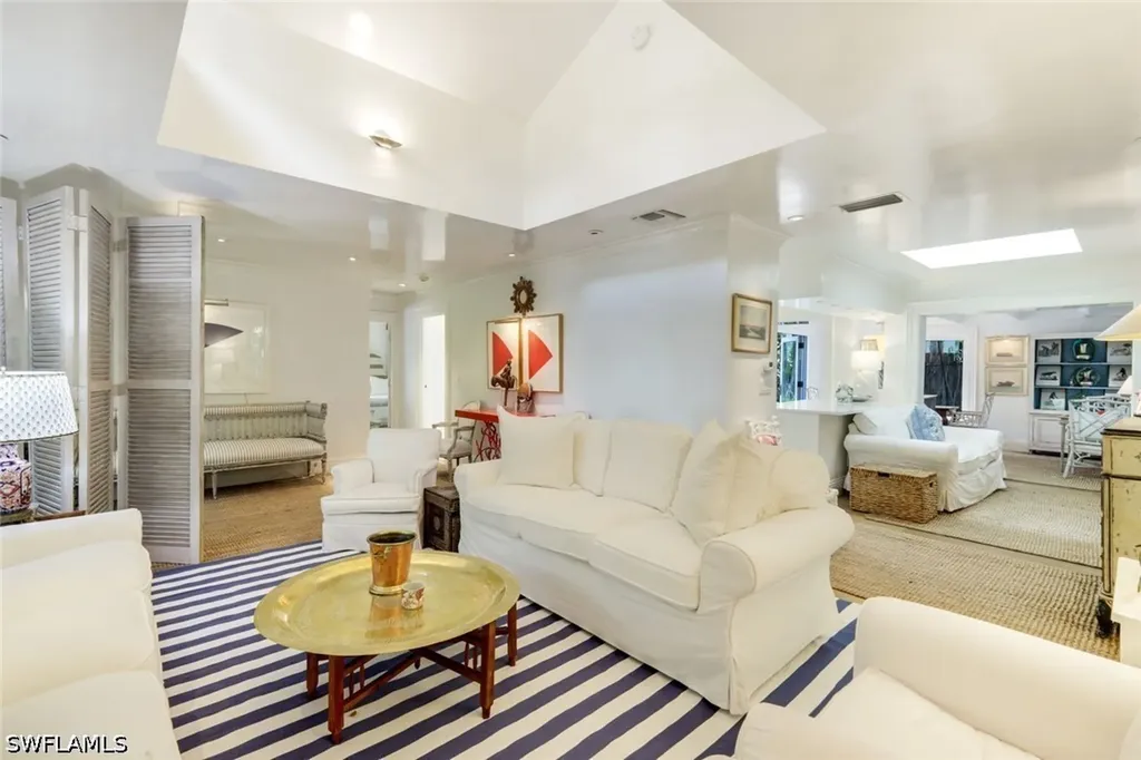 295 6th Street N Naples FL 34102