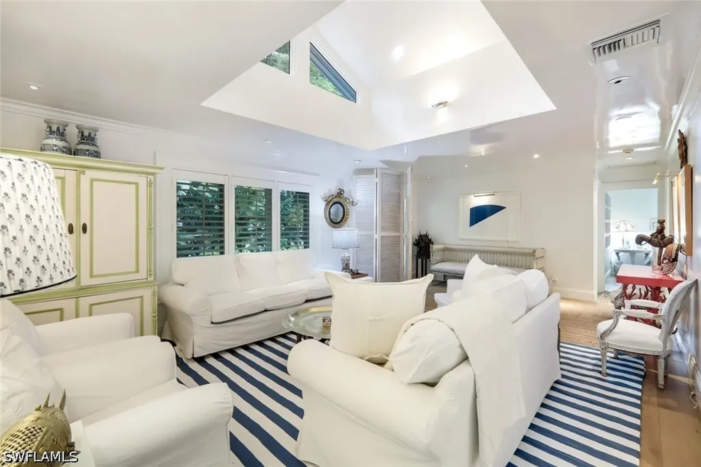 295 6th Street N Naples FL 34102