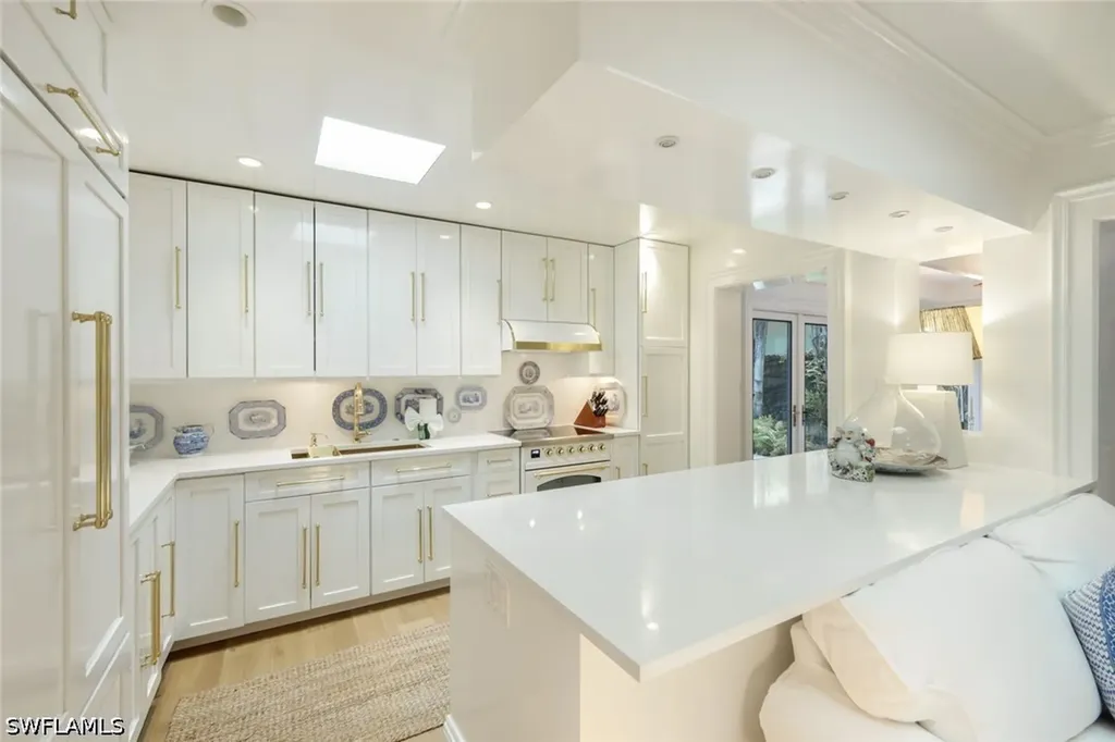 295 6th Street N Naples FL 34102