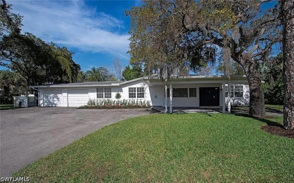 1281 Diana Avenue Naples FL 34103