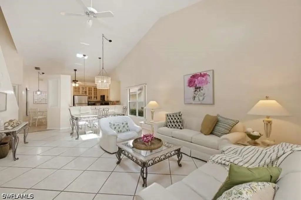 4718 Via Carmen Naples FL 34105