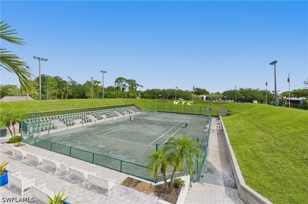 4718 Via Carmen Naples FL 34105