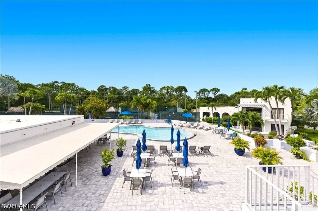 4718 Via Carmen Naples FL 34105