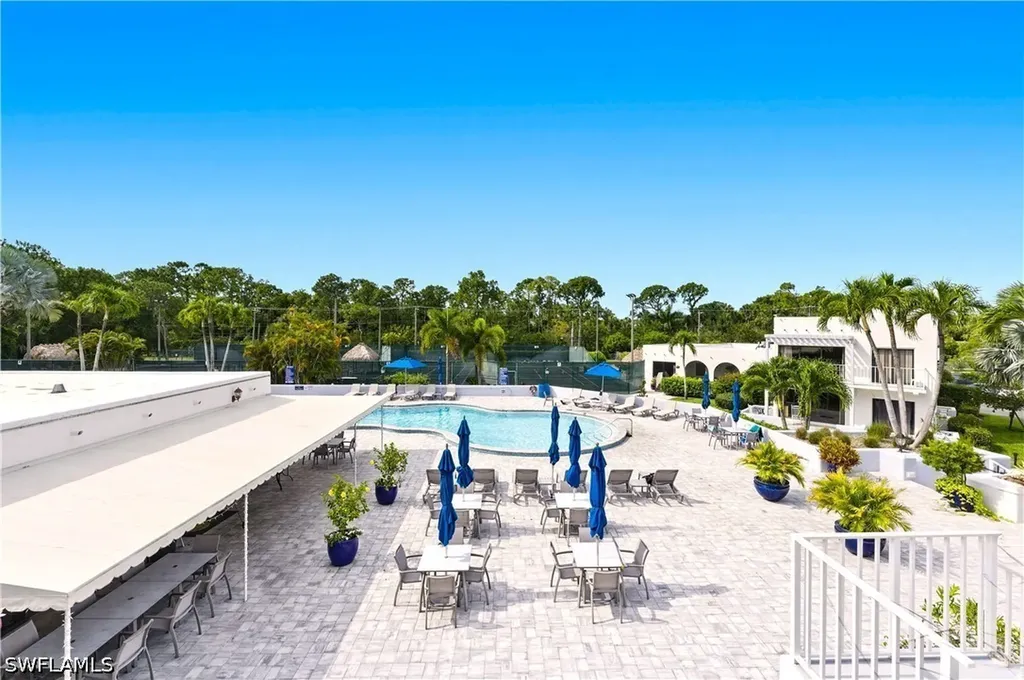 4718 Via Carmen Naples FL 34105