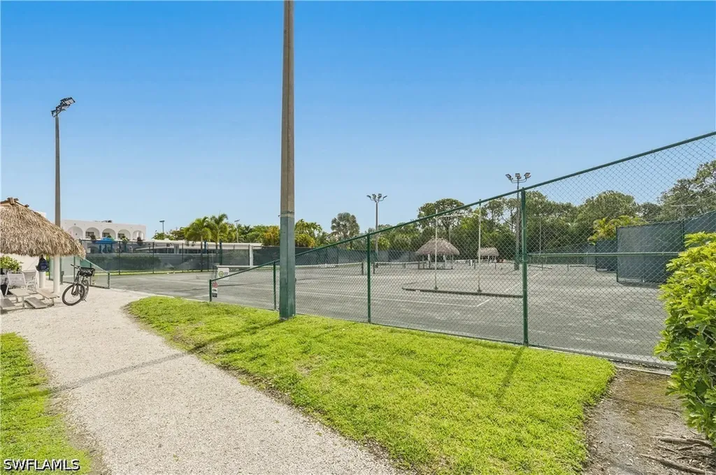 4718 Via Carmen Naples FL 34105