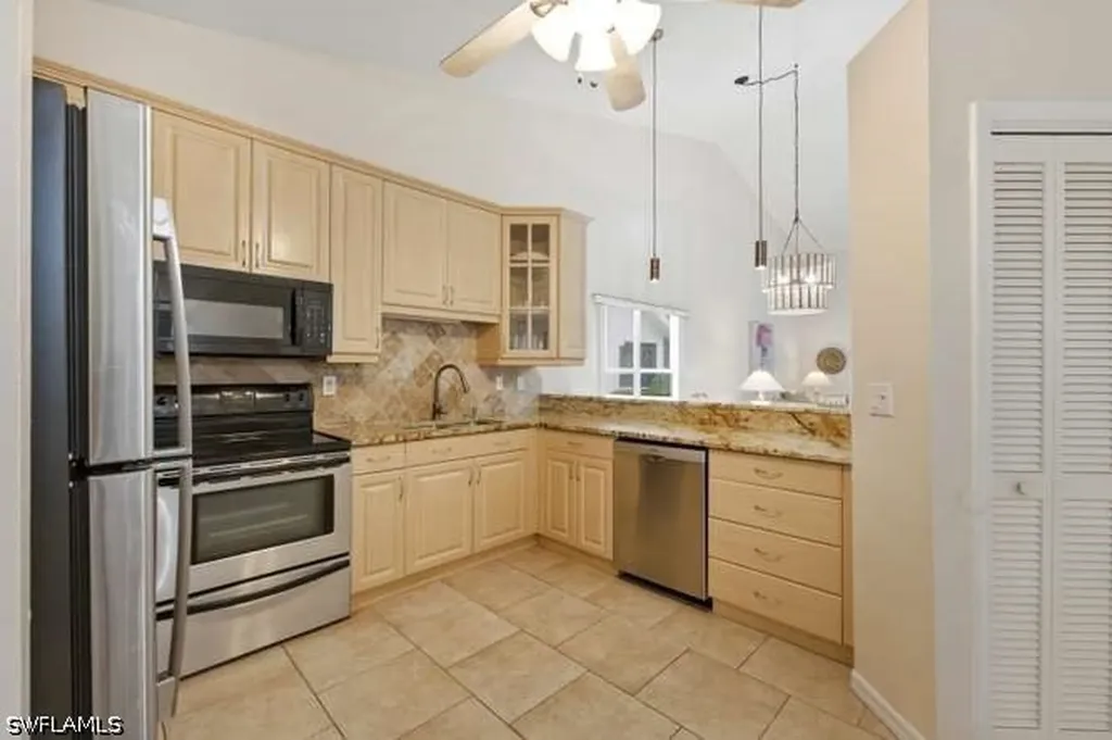 4718 Via Carmen Naples FL 34105