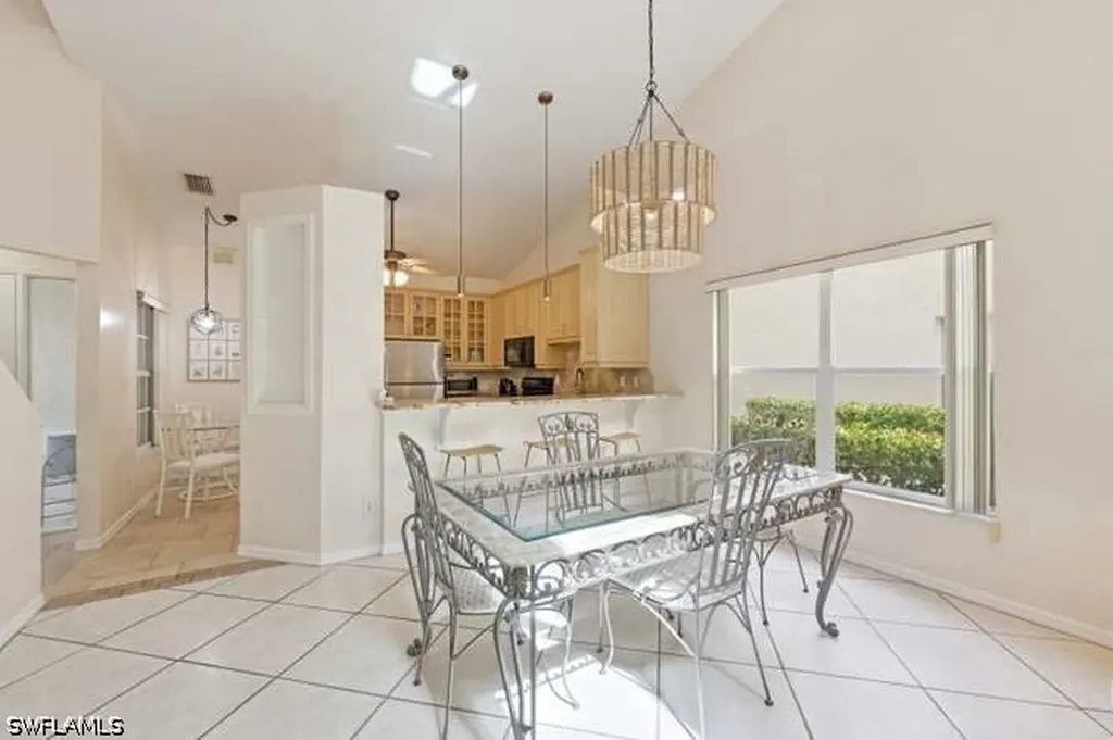 4718 Via Carmen Naples FL 34105