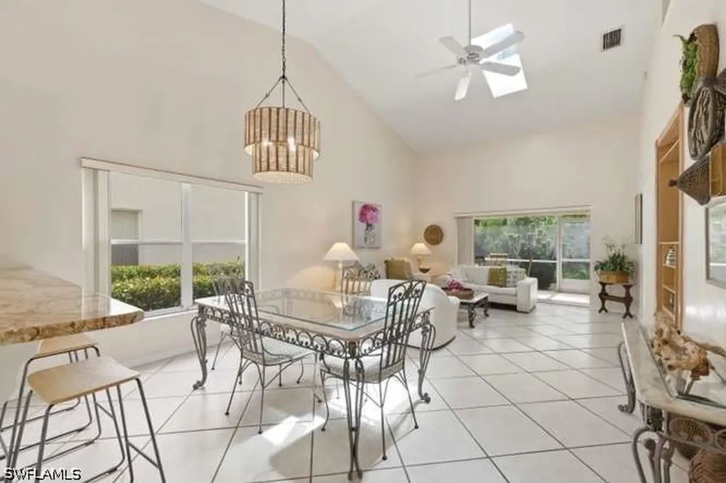 4718 Via Carmen Naples FL 34105