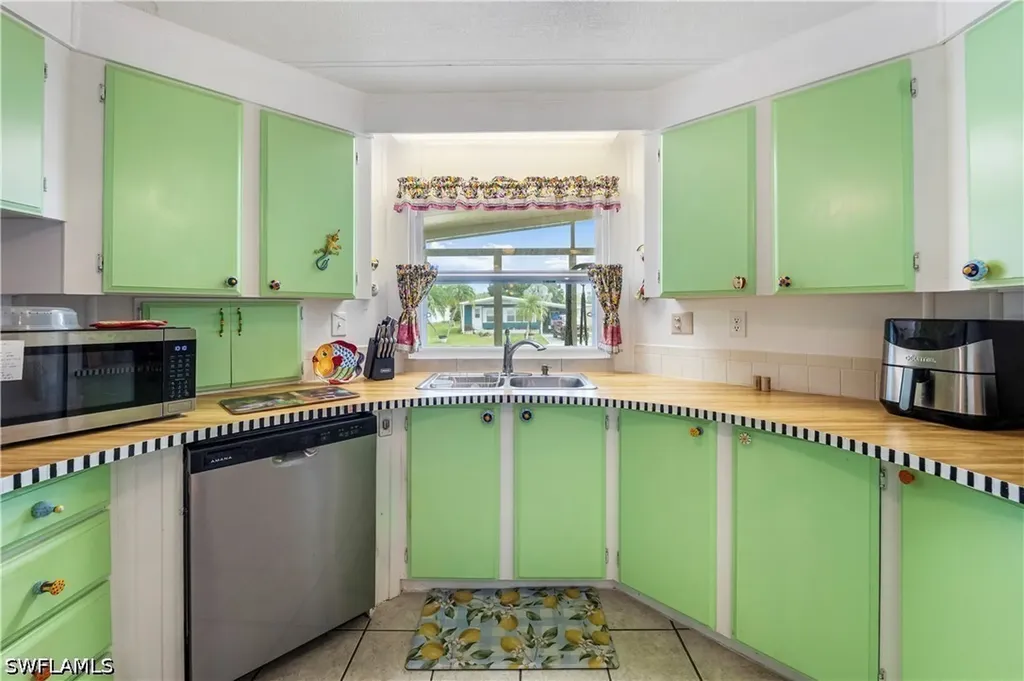 280 Grassy Key Lane Naples FL 34114