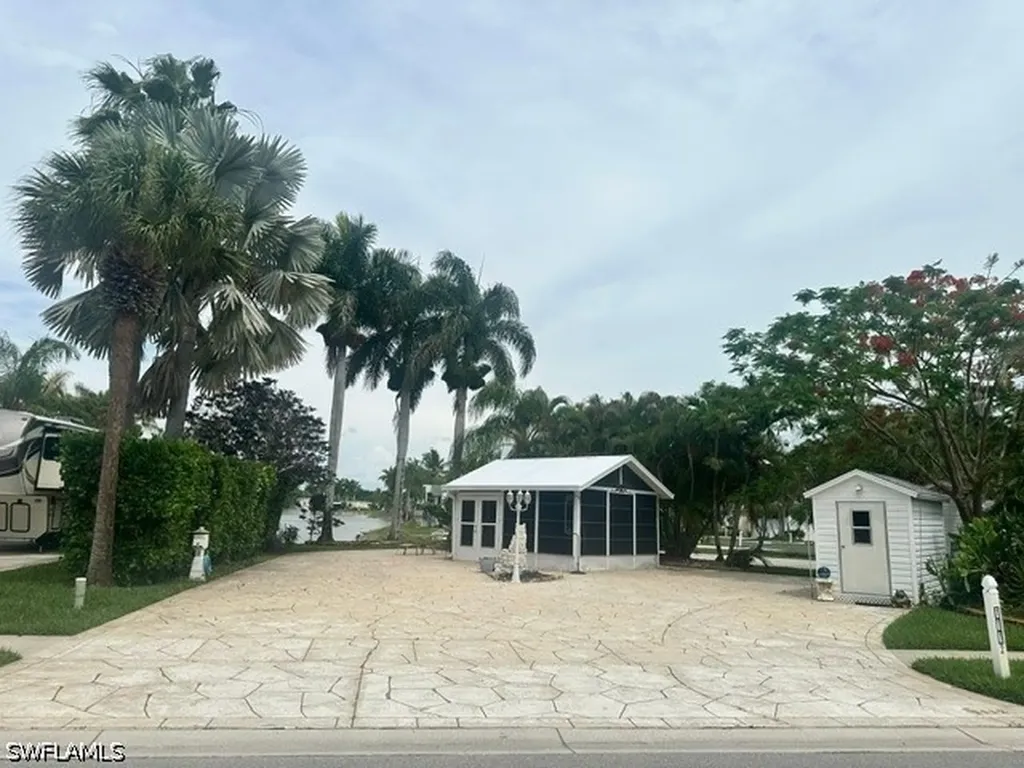 1112 Platinum Lake Lane Naples FL 34114