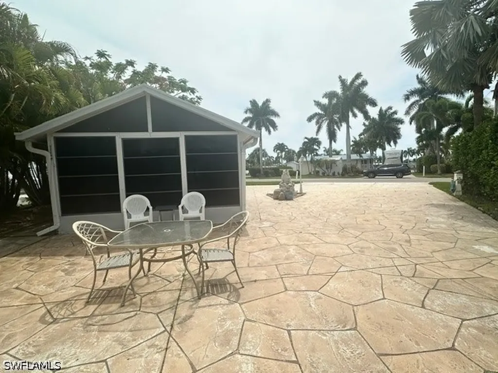 1112 Platinum Lake Lane Naples FL 34114