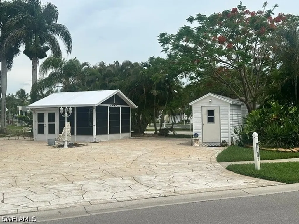 1112 Platinum Lake Lane Naples FL 34114
