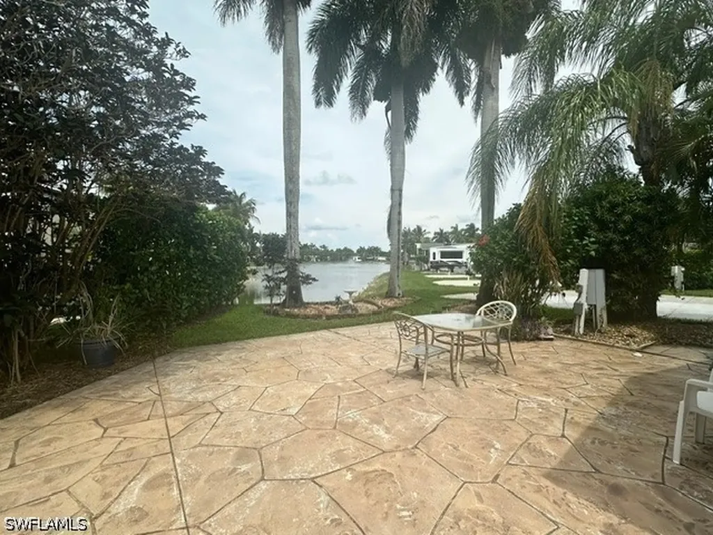 1112 Platinum Lake Lane Naples FL 34114