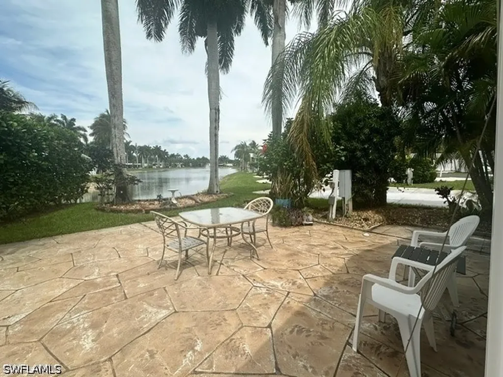 1112 Platinum Lake Lane Naples FL 34114