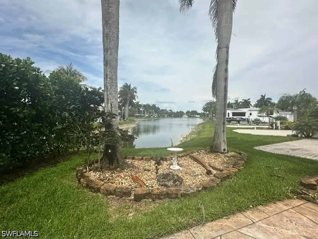 1112 Platinum Lake Lane Naples FL 34114