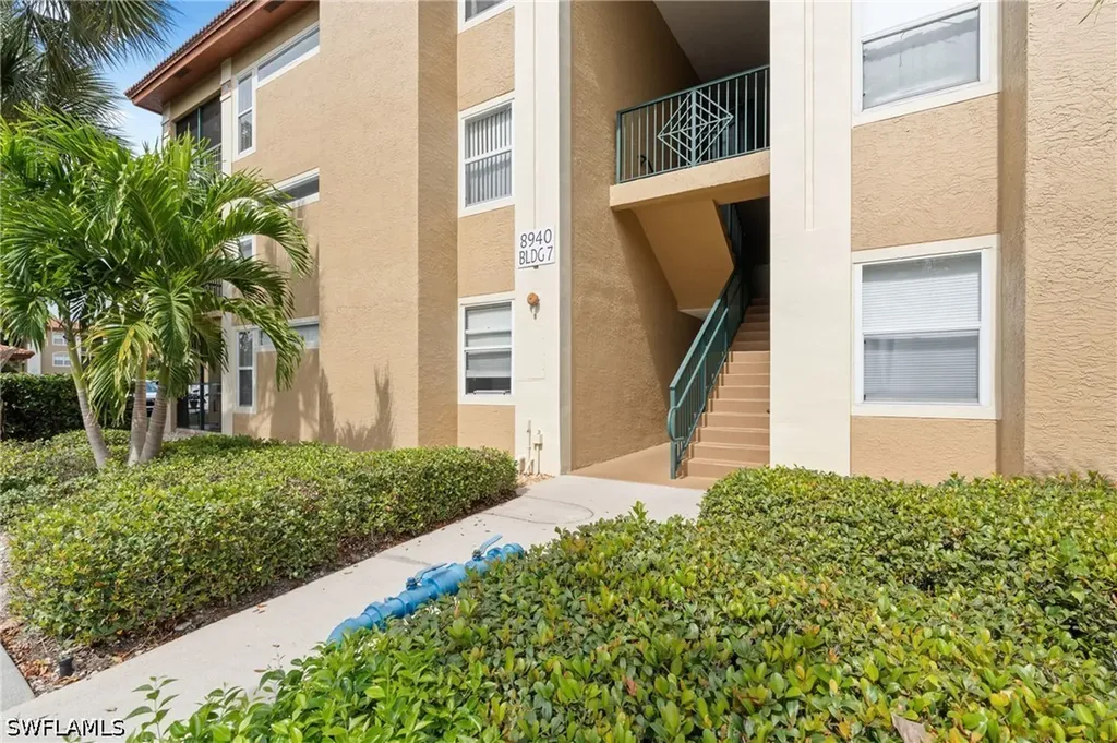 8940 Colonnades Court E Bonita Springs FL 34135