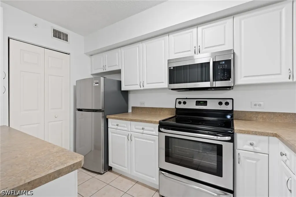 8940 Colonnades Court E Bonita Springs FL 34135