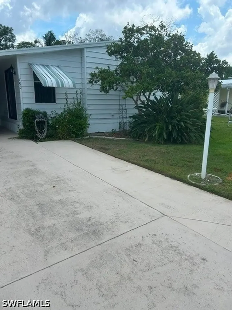706 Charlemagne Boulevard Naples FL 34112