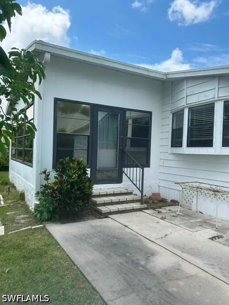 706 Charlemagne Boulevard Naples FL 34112