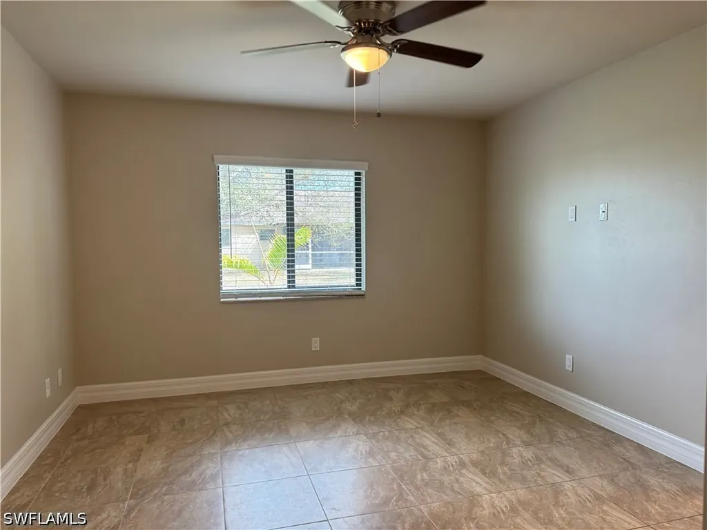 1715 SW 1st Avenue Cape Coral FL 33991