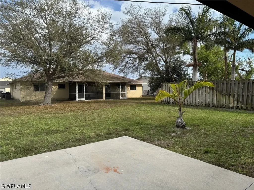 1715 SW 1st Avenue Cape Coral FL 33991