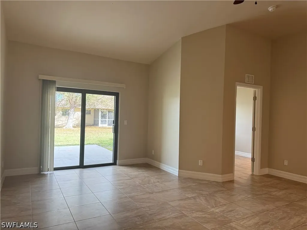 1715 SW 1st Avenue Cape Coral FL 33991