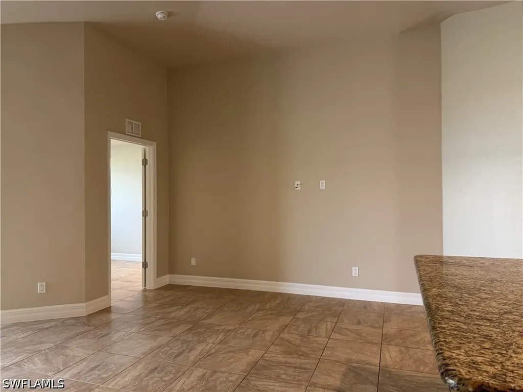 1715 SW 1st Avenue Cape Coral FL 33991