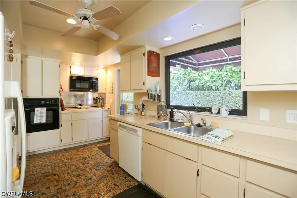 550 3rd Avenue N Naples FL 34102