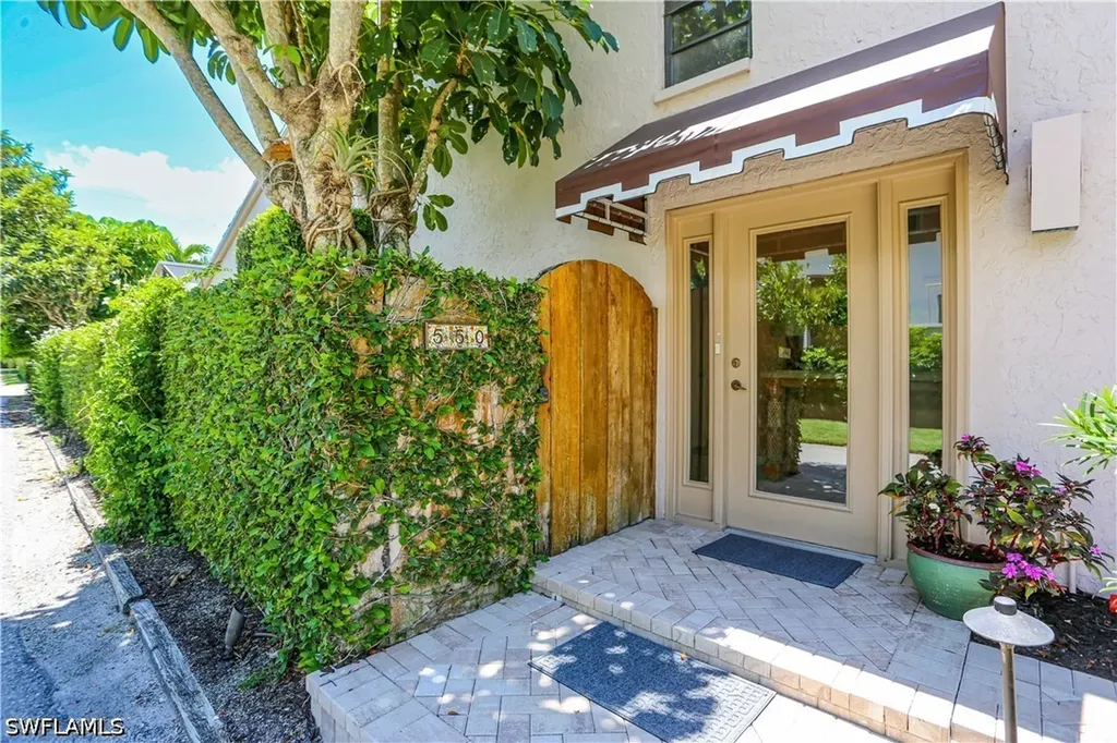 550 3rd Avenue N Naples FL 34102