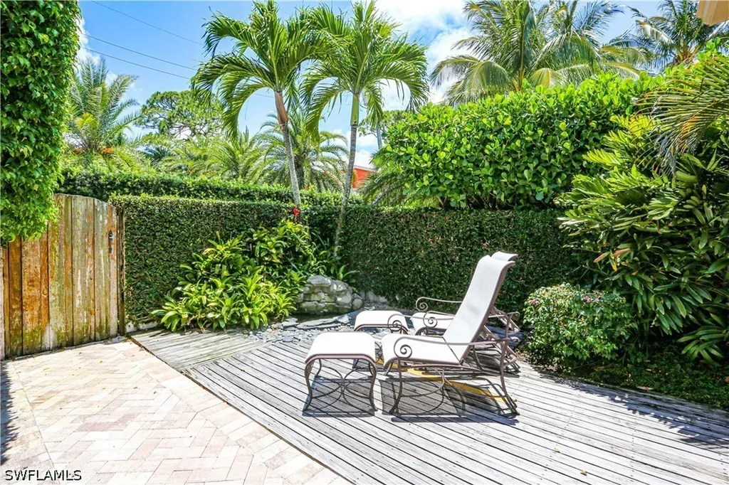550 3rd Avenue N Naples FL 34102