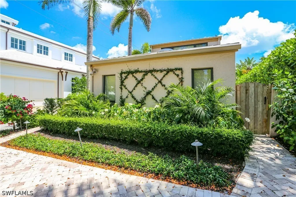 550 3rd Avenue N Naples FL 34102