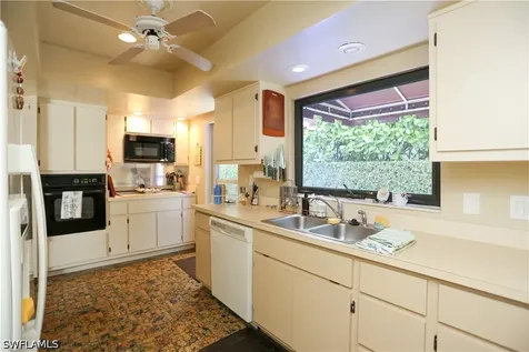 550 3RD Avenue N Naples FL 34102