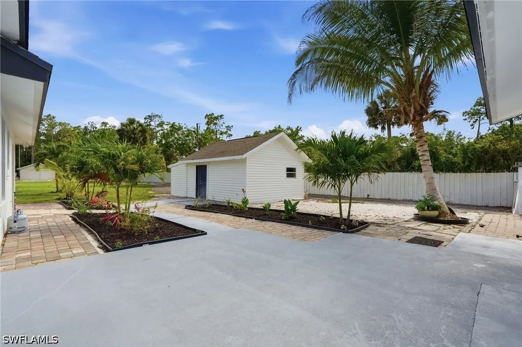 5930 Sea Grass Lane Naples FL 34116
