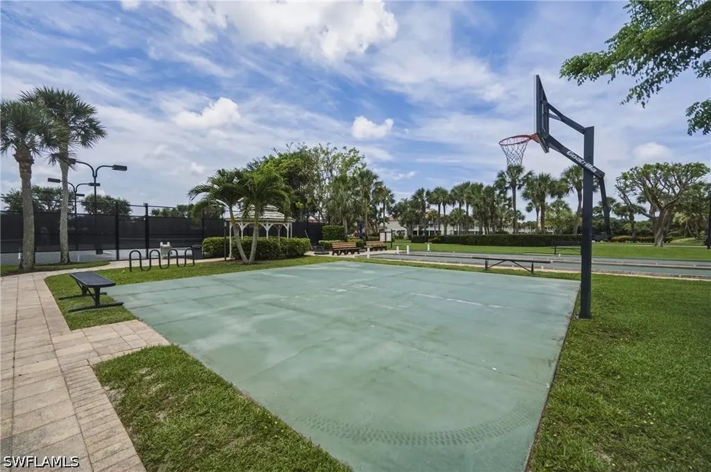 3053 Driftwood Way Naples FL 34109