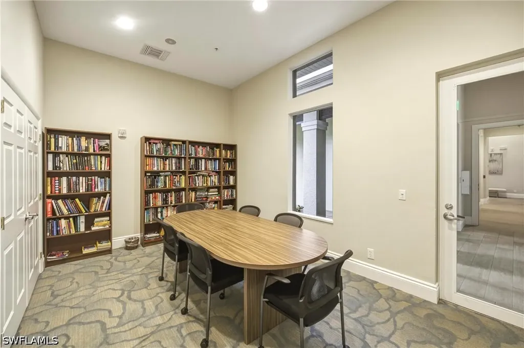 3053 Driftwood Way Naples FL 34109