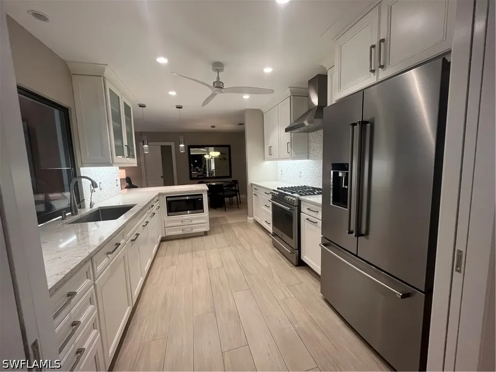 240 Nottingham Drive Naples FL 34109