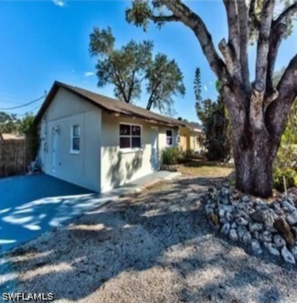 Bonita Springs FL, 11607 Mckenna Avenue