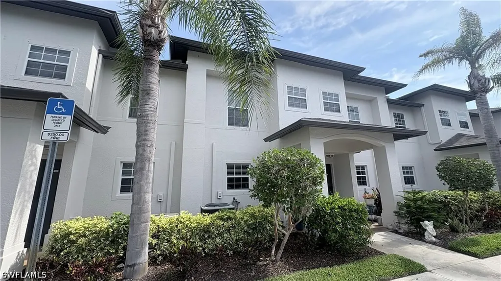 9064 Gervais Circle Naples FL 34120