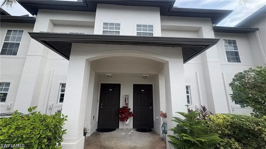 9064 Gervais Circle Naples FL 34120