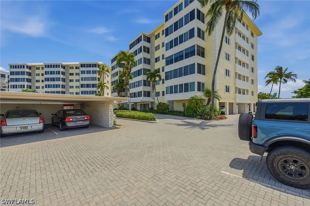 3410 Gulf Shore Boulevard N Naples FL 34103