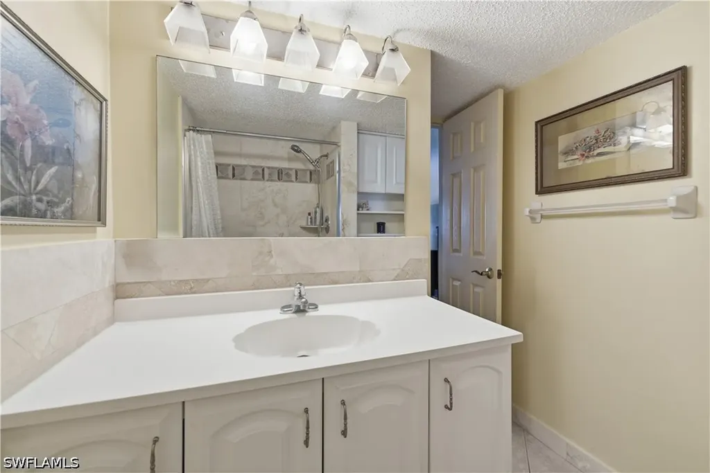 9395 Pennsylvania Avenue Bonita Springs FL 34135