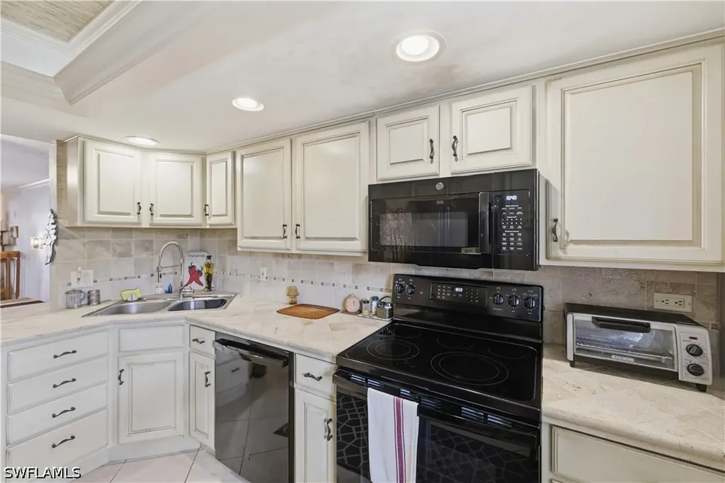 9395 Pennsylvania Avenue Bonita Springs FL 34135